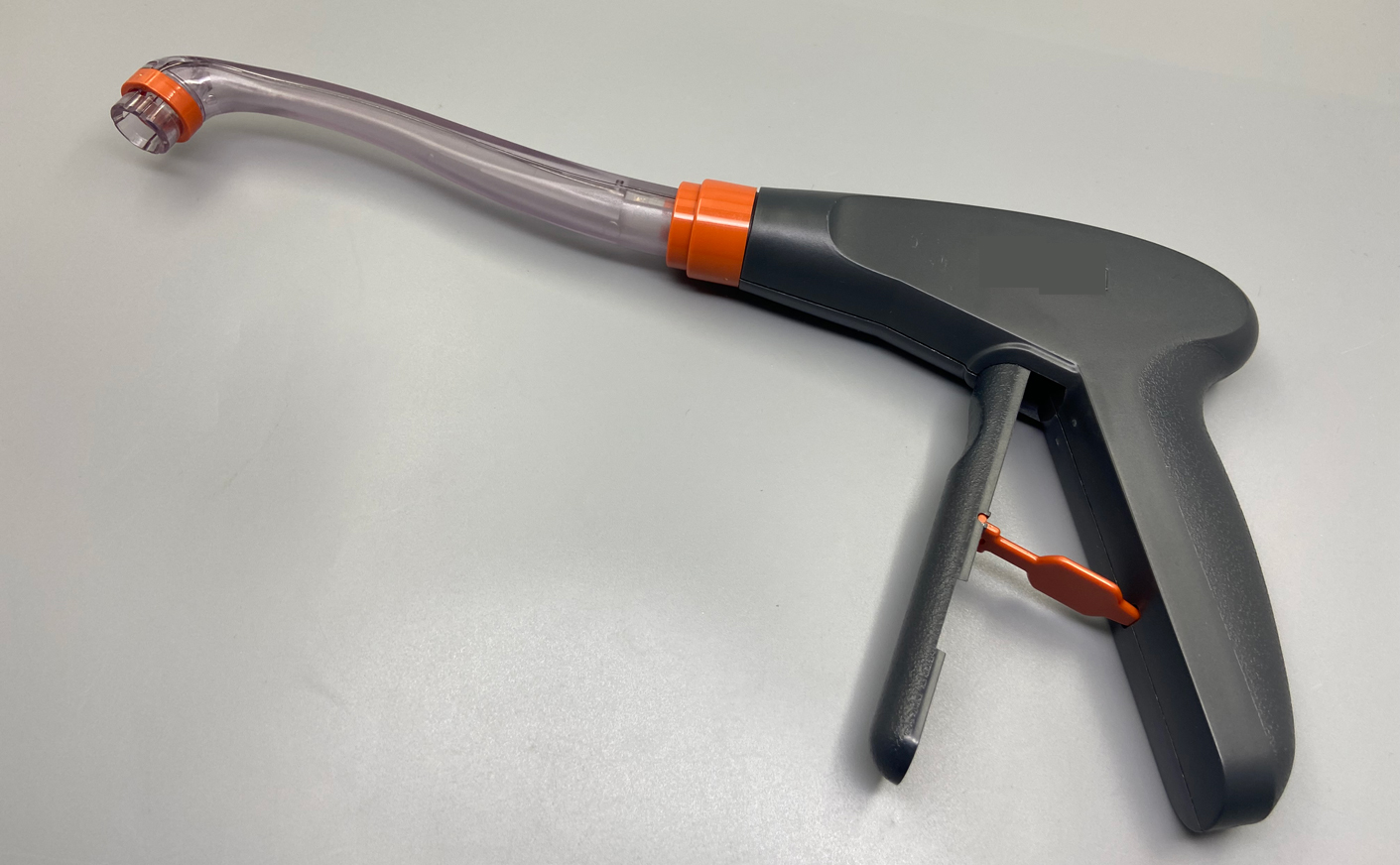 Disposable titanium-nikel mémori alloy fistula stapler